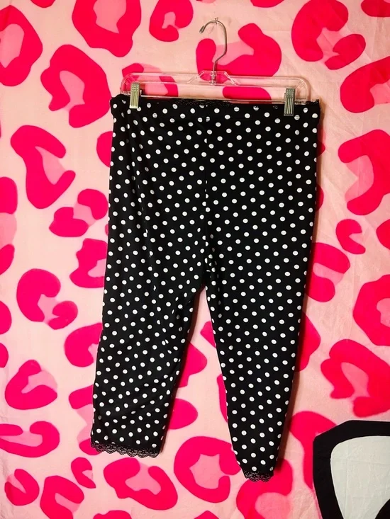 Fashion Nova Florentina Capri Leggings - Picture 3 of 3